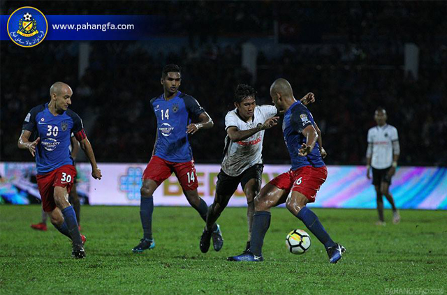 Johor ធ្លាក់​ចេញ​ពី​ពាន ​Malaysia Cup ក្នុង​ដី​ខ្លួន​ក្រោម​ថ្វី​ជើង ​Pahang