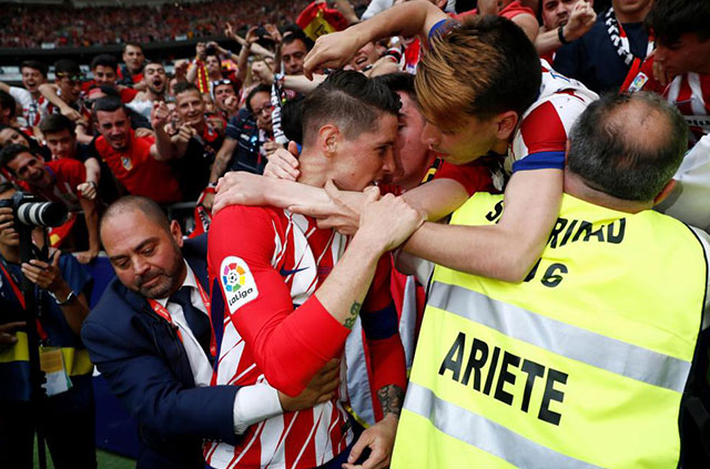 Fernando Torres ស៊ុត២​គ្រាប់​ម្នាក់​ឯងនៅថ្ងៃចុងក្រោយឲ្យ Atletico Madrid (មានវីដេអូហាយឡាយ)