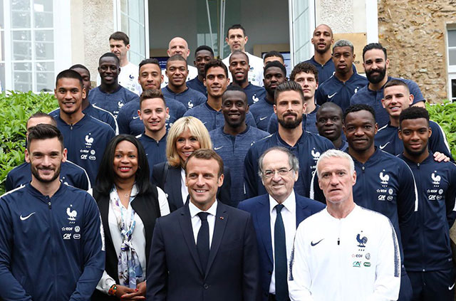 ប្រធានាធិបតីបារាំង Emmanuel Macron ទៅជួបក្រុមជម្រើសជាតិមុនព្រឹត្តិការណ៍ World Cup ចាប់ផ្តើម